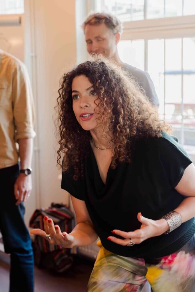 Den som leder gruppövningarna behöver vara aktiv, lyhörd och visa att processen är meningsfull